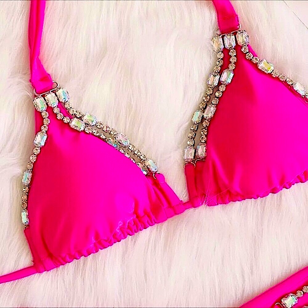 Hot pink crystal lined bikini set - Picture 9 of 13